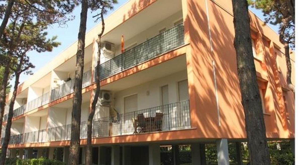 Isi Apartment *