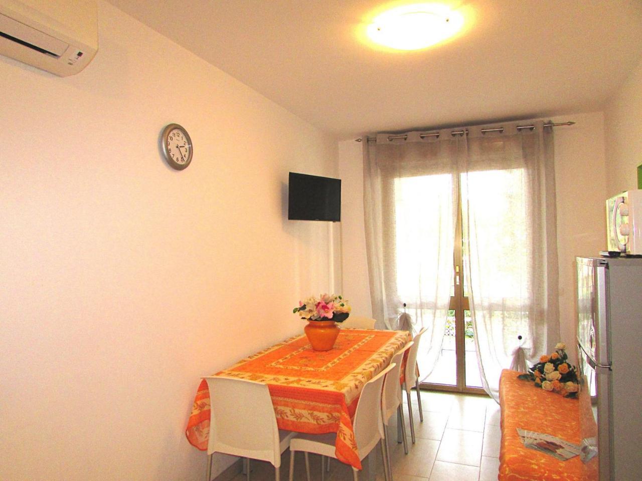 Isi Apartment *