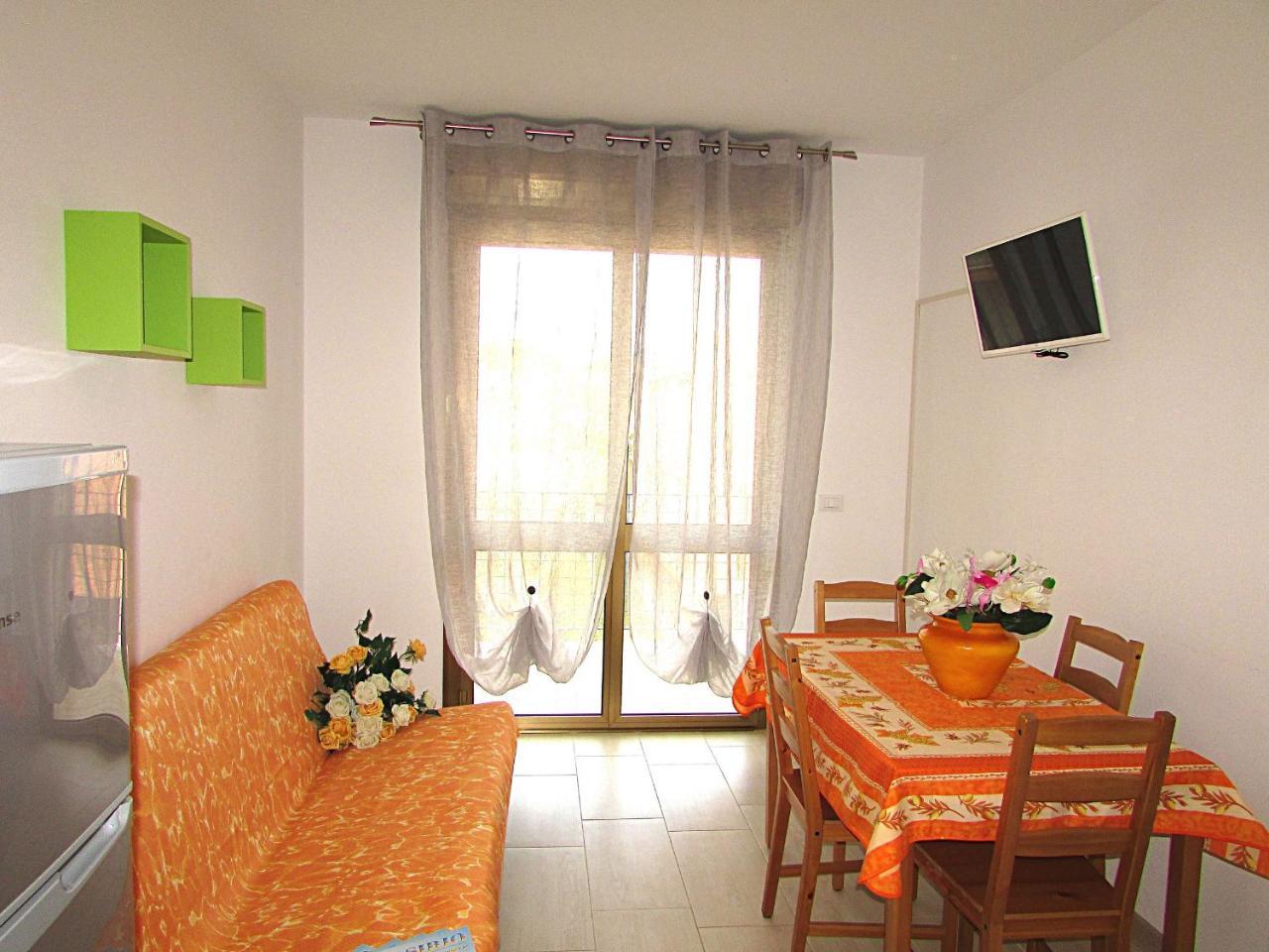Isi Apartment